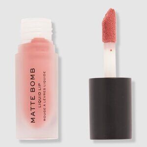 Makeup Revolution Matte Bomb Lipstick - Fancy Pink